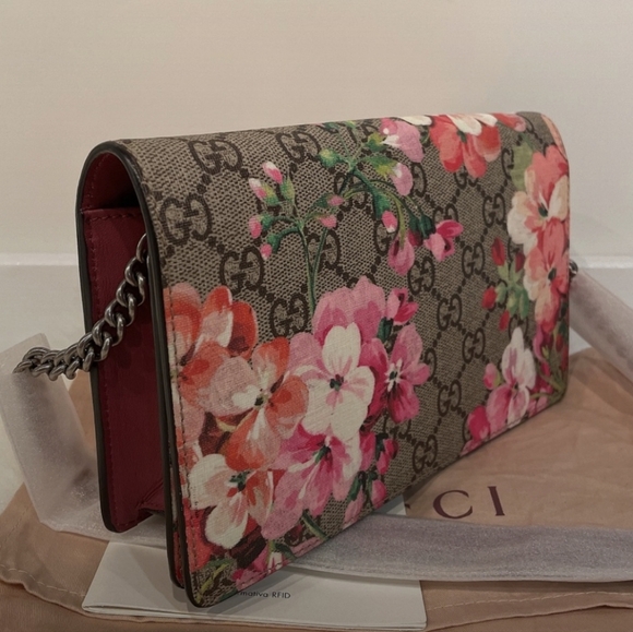 ✨️🌸👛GUCCI 410082GG Supreme Monogram Bloom purse 👛 with chain - Picture 15 of 16